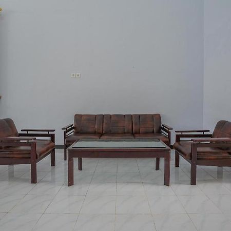 Oyo 477 Raka Residence Syariah Purwoharjo Banyuwangi Banyuwangi  Luaran gambar