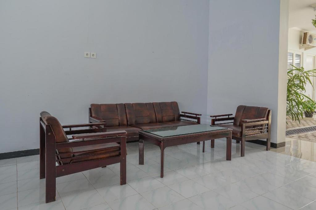Oyo 477 Raka Residence Syariah Purwoharjo Banyuwangi Banyuwangi  Luaran gambar