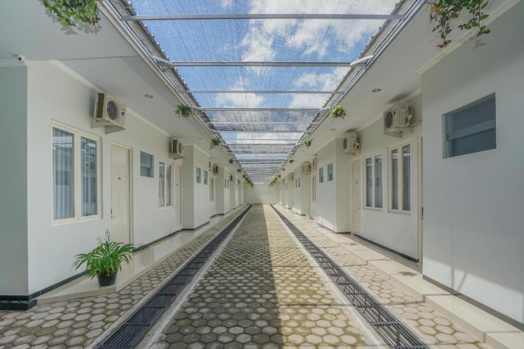 Oyo 477 Raka Residence Syariah Purwoharjo Banyuwangi Banyuwangi  Luaran gambar