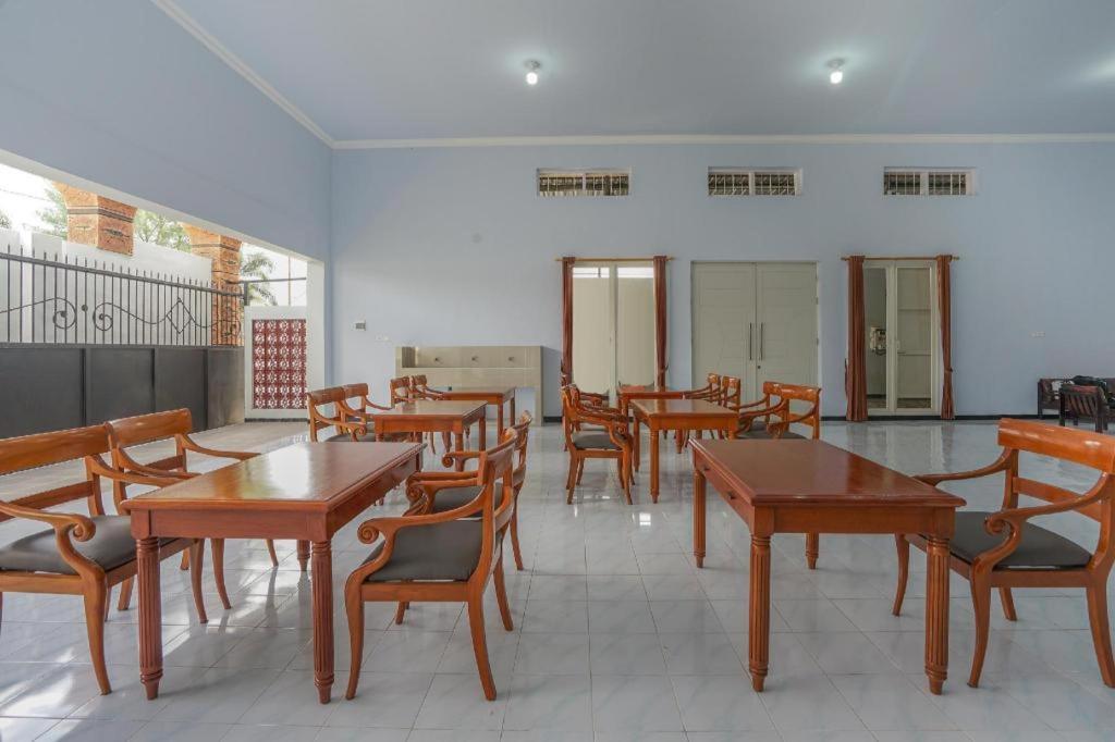 Oyo 477 Raka Residence Syariah Purwoharjo Banyuwangi Banyuwangi  Luaran gambar