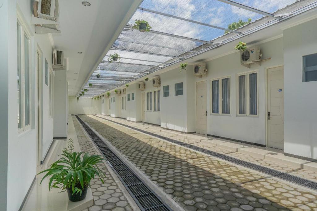 Oyo 477 Raka Residence Syariah Purwoharjo Banyuwangi Banyuwangi  Luaran gambar